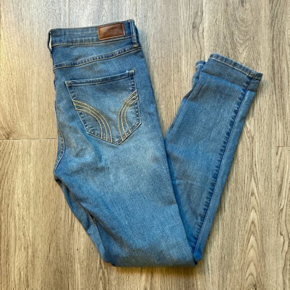 Hollister High Rise Super Skinny Distressed Jeans Size 28